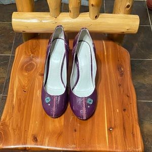 USED DIESEL PURPLE PATENT LEATHER Pumps Heels size 39 Cone Heel.